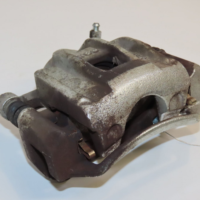 Etrier de frein avant gauche occasion  410117773R 1