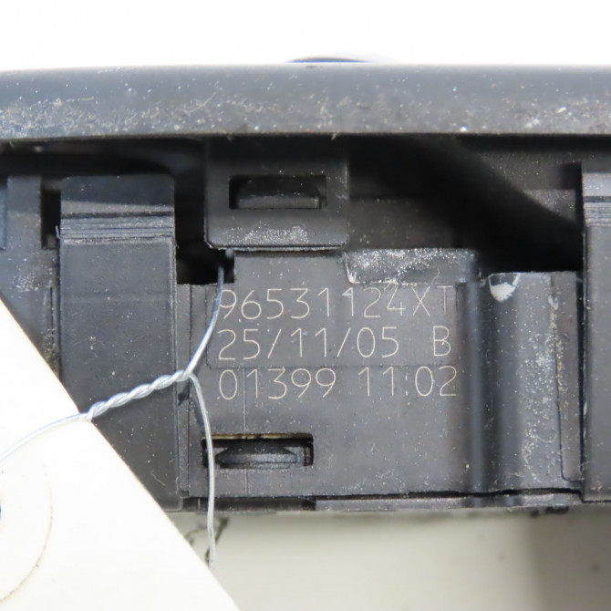 Commande lève-glace porte avant gauche occasion PEUGEOT 307 CC Phase 2 06-2005->06-2008 2.0HDI 136ch 6554KT 4