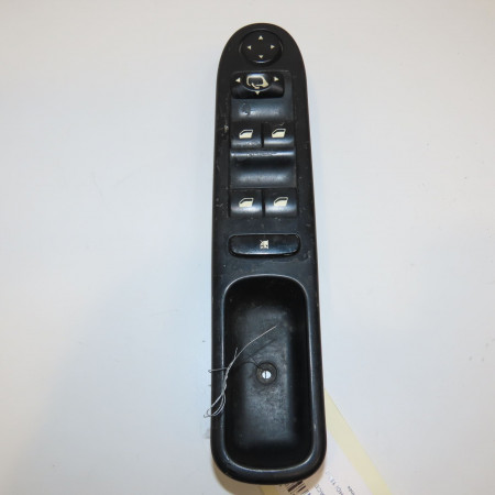 Commande lève-glace porte avant gauche occasion PEUGEOT 307 Phase 1 SW 03-2002->07-2004 2.0 HDi 110ch 6554KT