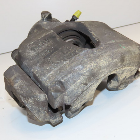 Etrier de frein avant droit occasion  7701049092