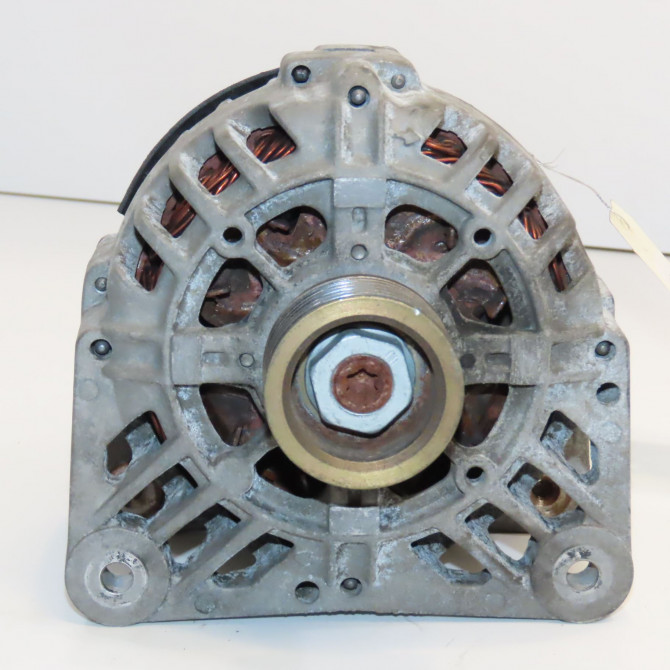 Alternateur occasion  8200690194 2
