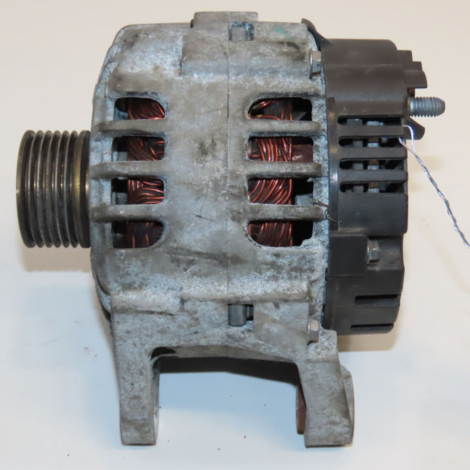 Alternateur occasion  8200690194 4