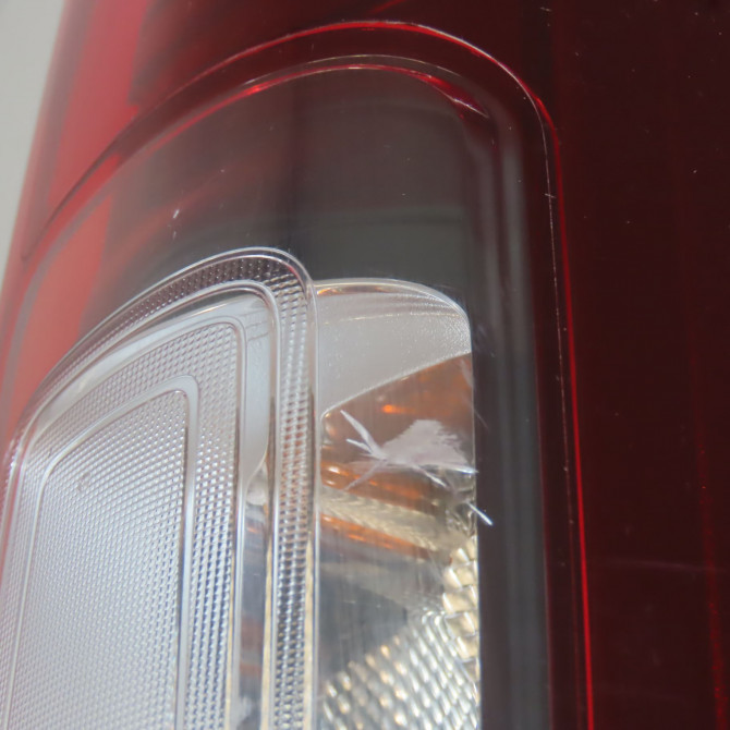 Feu arrière droit occasion RENAULT TRAFIC III Phase 1 06-2014->... 1.6 DCI 145ch 265504656R 2