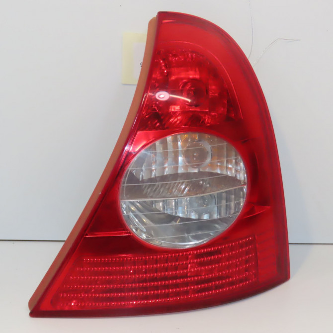 Feu arrière droit occasion RENAULT CLIO II Phase 2 06-2001->07-2006 1.4i 16v 8200917487 1