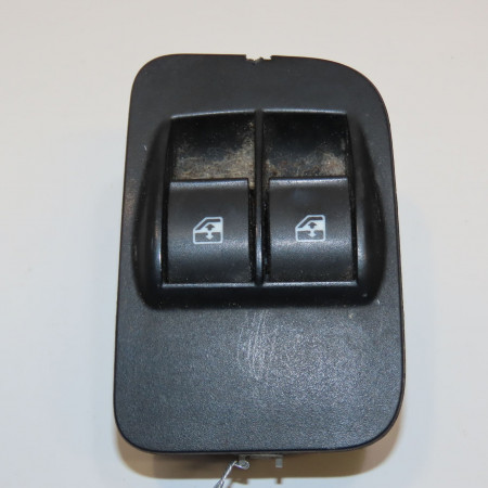 Commande lève-glace porte avant gauche occasion PEUGEOT BIPPER Phase 1 03-2008->... 1.3 HDI 75ch 1618106380