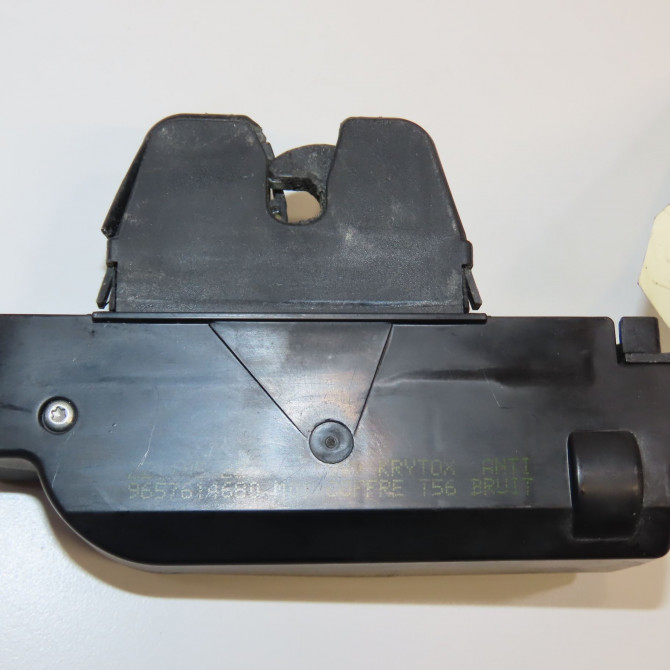 Serrure coffre arrière occasion PEUGEOT 307 CC Phase 2 06-2005->06-2008 2.0HDI 136ch 8726R2 2