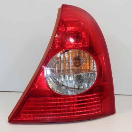 Feu arrière droit occasion RENAULT CLIO II Phase 2 06-2001->07-2006 1.4 16v 8200917487