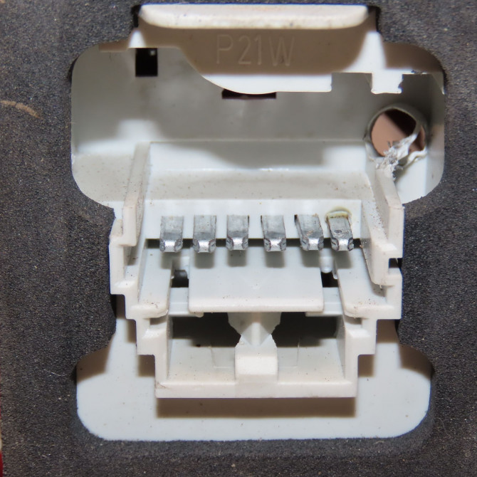 Feu arrière droit occasion RENAULT CLIO II Phase 2 06-2001->07-2006 1.4 16v 8200917487 3