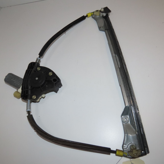 Mecanisme+moteur leve-glace avg occasion RENAULT CLIO II Phase 2 06-2001->07-2006 1.4 16v 7701207255 2