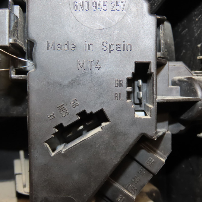 Feu arrière gauche occasion VOLKSWAGEN POLO III Phase 1 10-1994->11-1999 1.4 6N0945095B 4