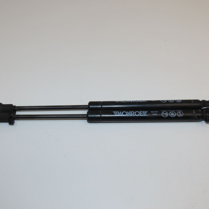 Verin d capot occasion  7D0823359A 1