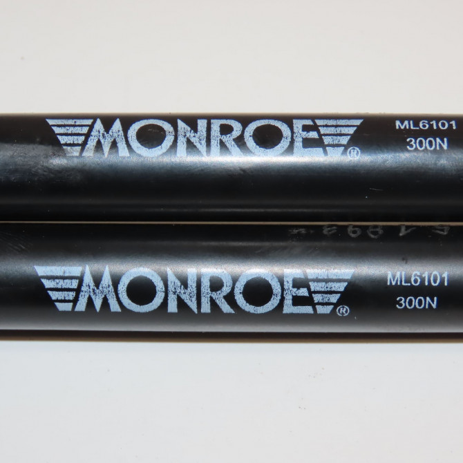 Verin d capot occasion  7D0823359A 2