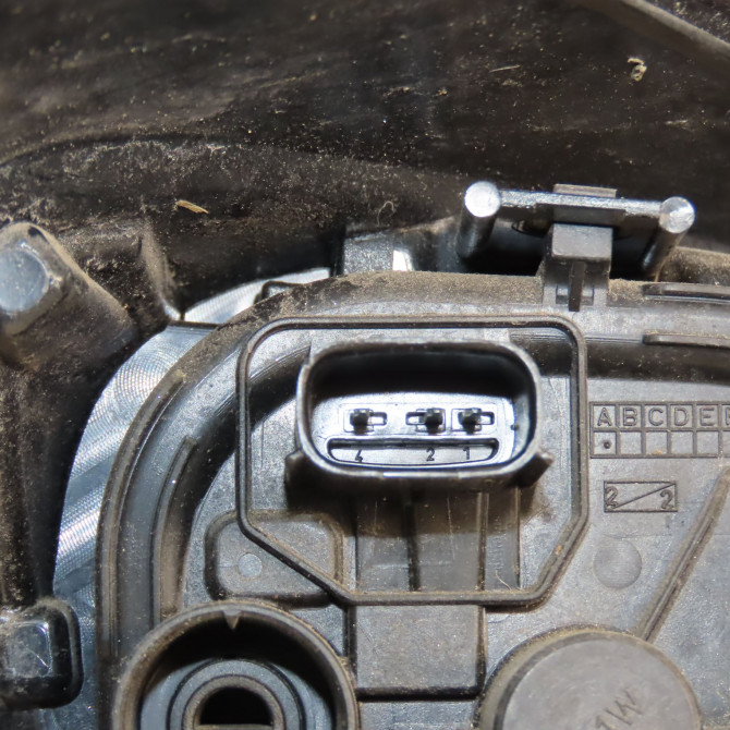 Feu arrière droit occasion  39090649 3