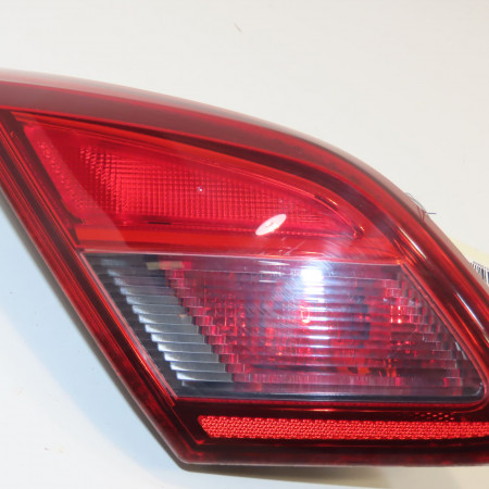 <span class="tt">Feu arrière interieur gauche occasion  </span><span class="designation"> </span>