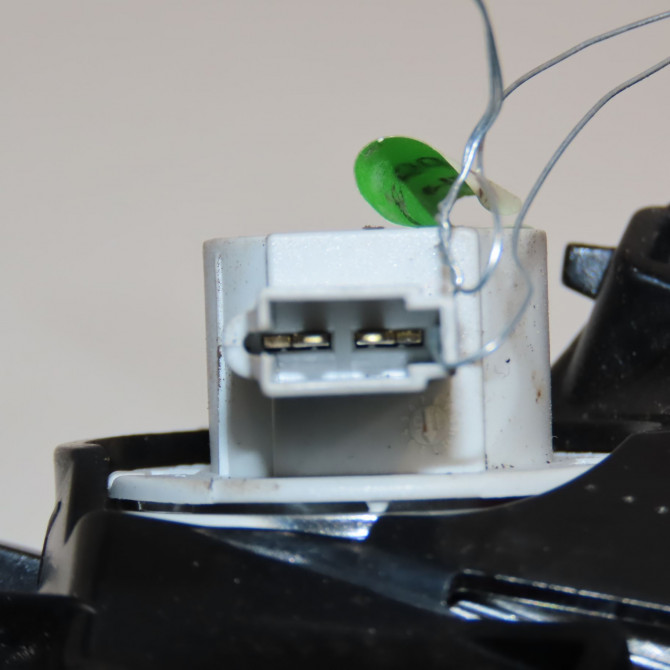 Feu arrière interieur gauche occasion  13454504 4