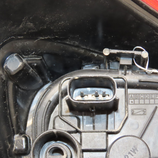 Feu arrière droit occasion  39090649 3