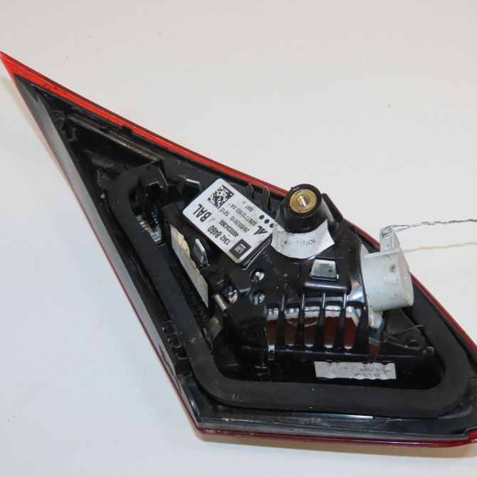 Feu arrière intérieur droit occasion  13454505 2