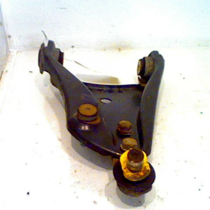 Triangle inf avd occasion RENAULT TWINGO II Phase 1 06-2007->11-2011 8200942403 1