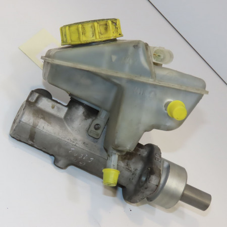 Maitre cylindre occasion  7D0611019B