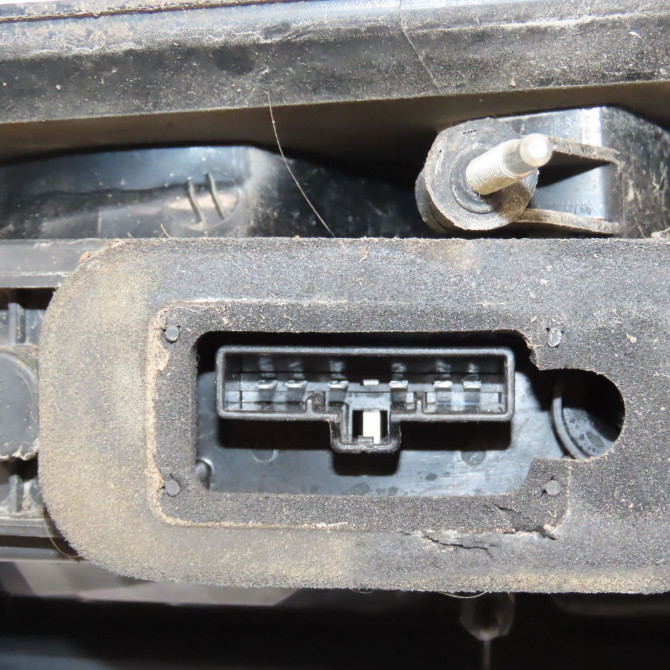 Feu arrière droit occasion FORD CMAX I Phase 2 03-2007->09-2010 1.8 TDCI 8v 115ch 1543051 3