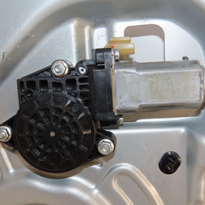 Mecanisme+moteur leve-glace avg occasion HYUNDAI TUCSON I Phase 1 09-2004->10-2010 2.0 CRDI 140ch 2WD 824052E000 3