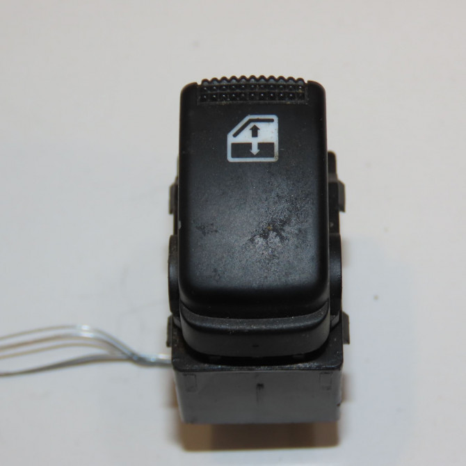 Commande leve-glace porte arrière droite occasion HYUNDAI TUCSON I Phase 1 09-2004->10-2010 2.0 CRDI 140ch 2WD 1