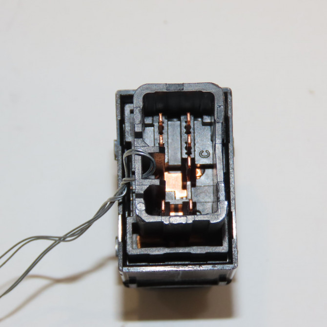 Commande leve-glace porte arrière droite occasion HYUNDAI TUCSON I Phase 1 09-2004->10-2010 2.0 CRDI 140ch 2WD 2