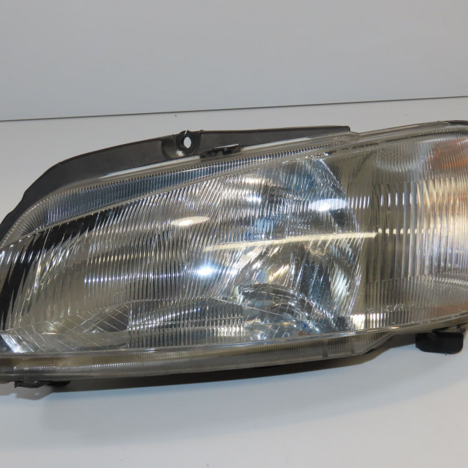 Phare gauche occasion PEUGEOT 106 Phase 2 04-1996->09-2003 1.0i 6204P4 1