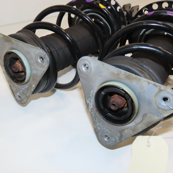 Amortisseur avant droit occasion RENAULT CAPTUR Phase 1 02-2013->... 1.2i 118 16V 543026734R 2