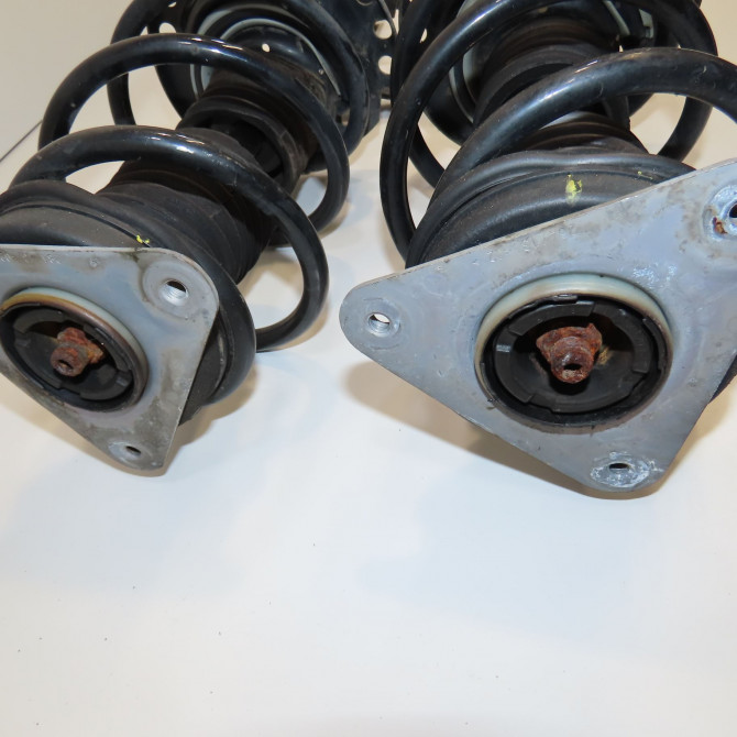 Amortisseur avant droit occasion RENAULT CAPTUR Phase 1 02-2013->... 0.9 90 ch 543026734R 2