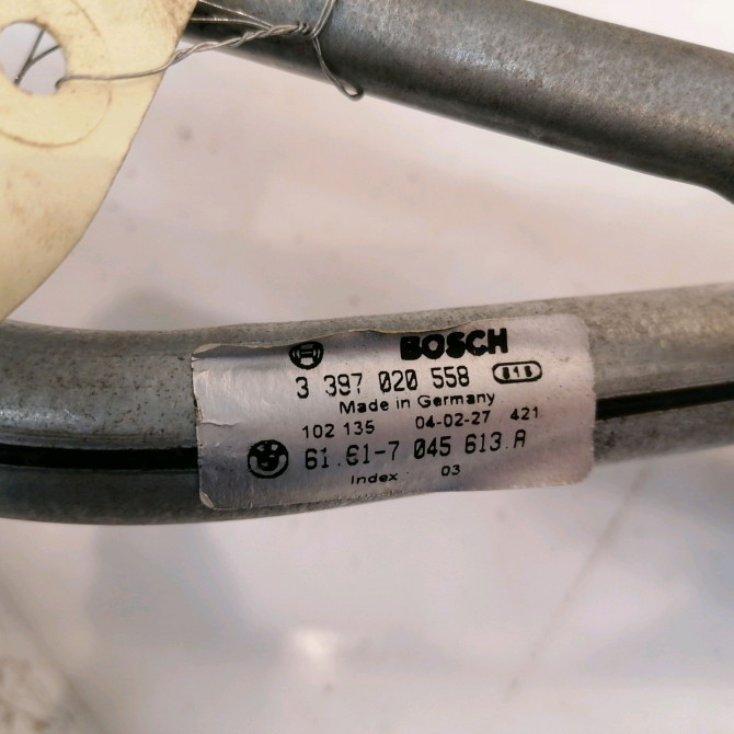 Moteur essuie-glace avant occasion B.M.W. SERIE 3 IV Phase 2 09-2001->03-2005 320d 61617071693 4