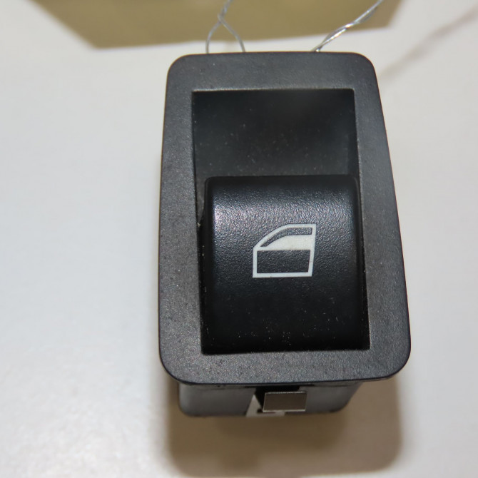 Commande leve-glace porte arrière droite occasion B.M.W. SERIE 3 IV Phase 1 04-1995->04-1999 330D 183ch 61316902174 1