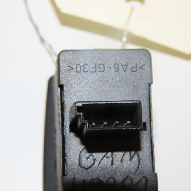 Commande leve-glace porte arrière droite occasion B.M.W. SERIE 3 IV Phase 1 04-1995->04-1999 330D 183ch 61316902174 2