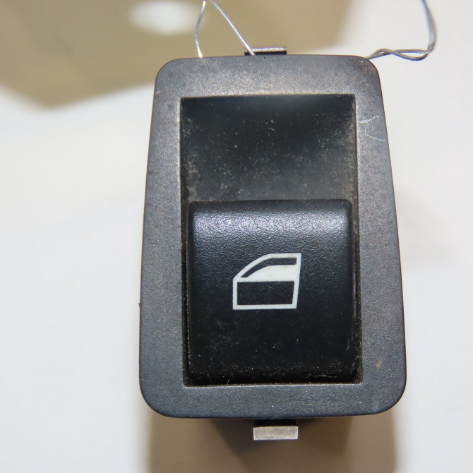 Commande leve-glace porte arrière gauche occasion B.M.W. SERIE 3 IV Phase 1 04-1995->04-1999 330D 183ch 61316902174 1