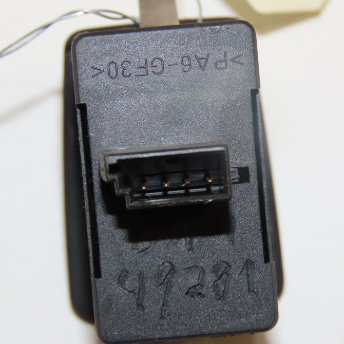 Commande leve-glace porte arrière gauche occasion B.M.W. SERIE 3 IV Phase 1 04-1995->04-1999 330D 183ch 61316902174 3