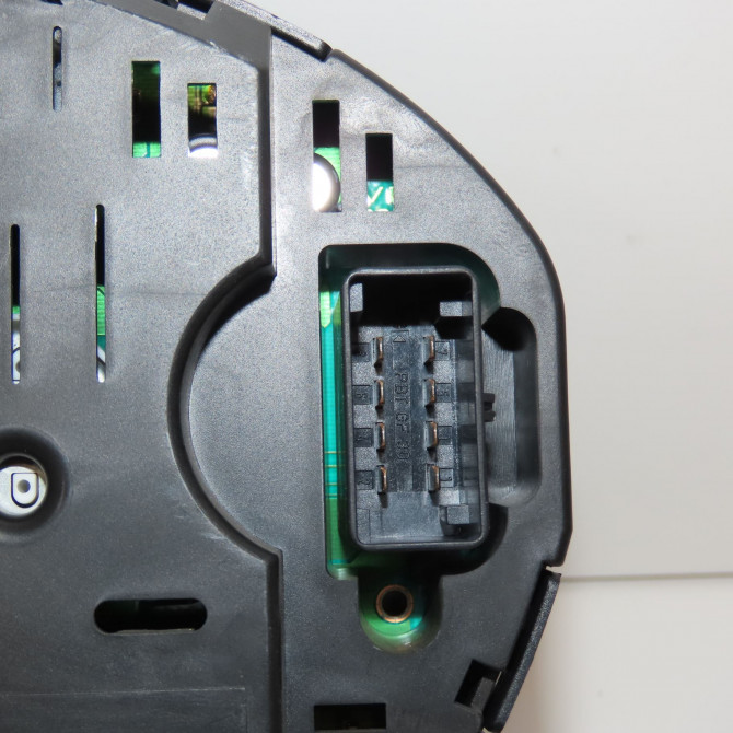 Compteur occasion VOLKSWAGEN POLO IV Phase 1 01-2002->05-2005 1.4i 75ch 6Q0920820AX00N 4