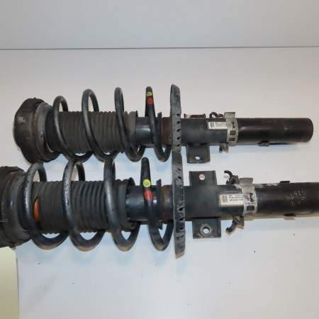 Amortisseur avant droit occasion VOLKSWAGEN POLO IV Phase 1 01-2002->05-2005 1.4i 75ch 6Q0413031BM