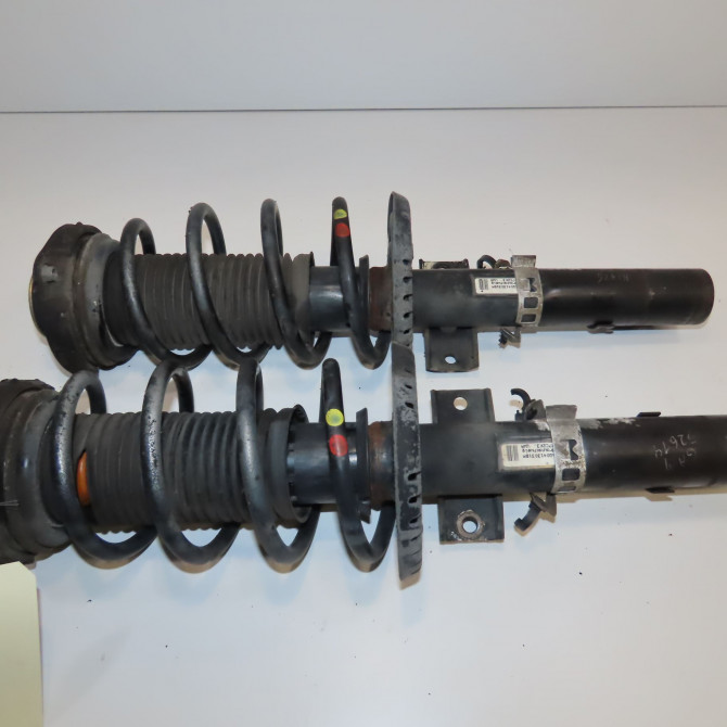 Amortisseur avant droit occasion VOLKSWAGEN POLO IV Phase 1 01-2002->05-2005 1.4i 75ch 6Q0413031BM 1