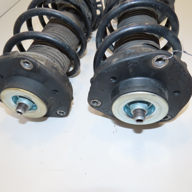 Amortisseur avant droit occasion VOLKSWAGEN POLO IV Phase 1 01-2002->05-2005 1.4i 75ch 6Q0413031BM 2