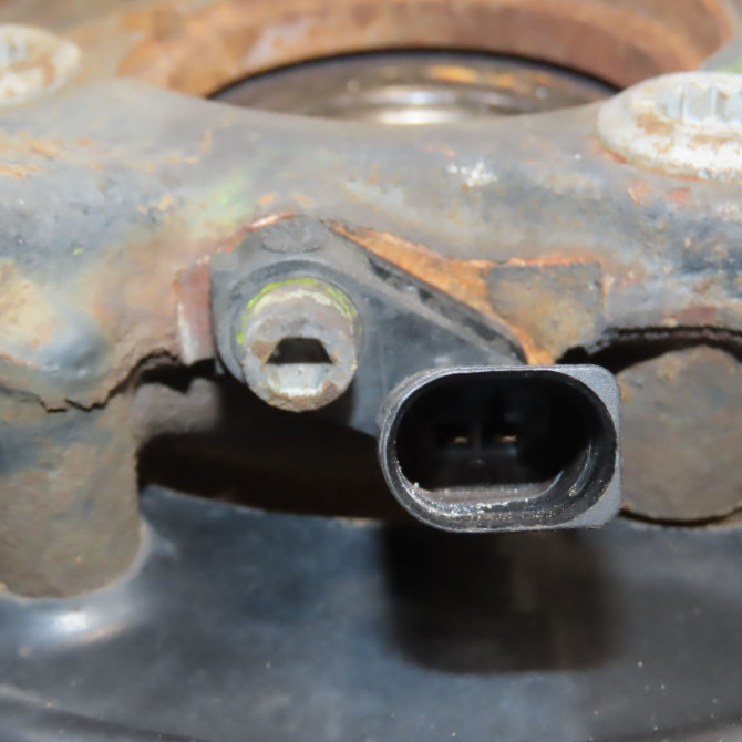 Moyeu avd occasion VOLKSWAGEN TOURAN I Phase 1 03-2003->12-2006 1.9 TDI 105ch 4