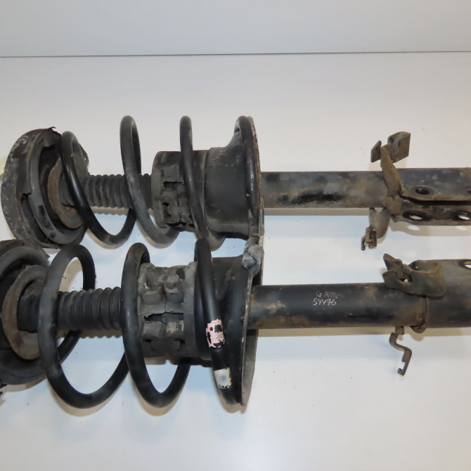 Amortisseur avant droit occasion RENAULT SCENIC I Phase 2 08-1999->06-2003 1.6i 107ch 543024308R 1