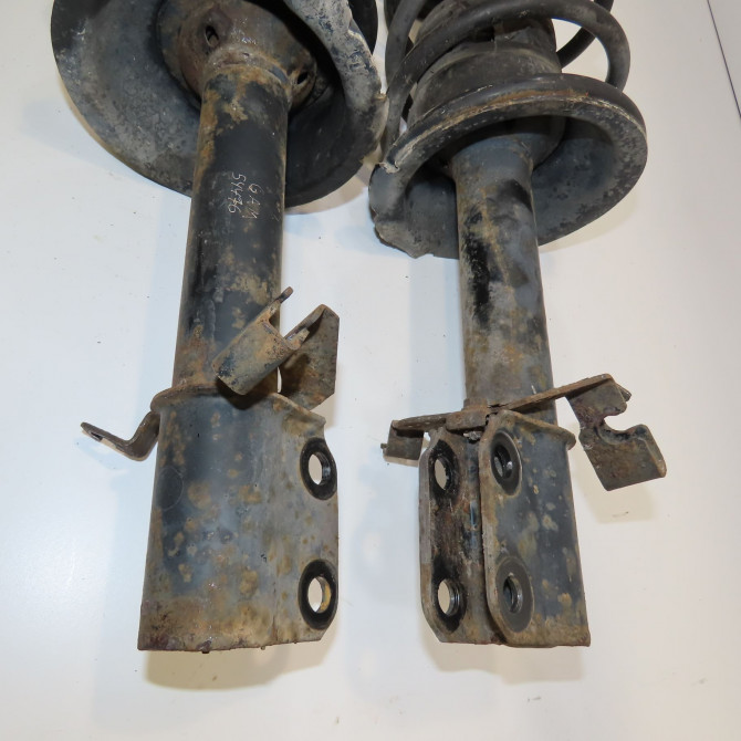 Amortisseur avant droit occasion RENAULT SCENIC I Phase 2 08-1999->06-2003 1.6i 107ch 543024308R 3