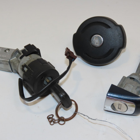 Kit serrures + antivol occasion CITROEN C5 II Phase 1 04-2008->... 2.0 HDi 138ch 4162NS