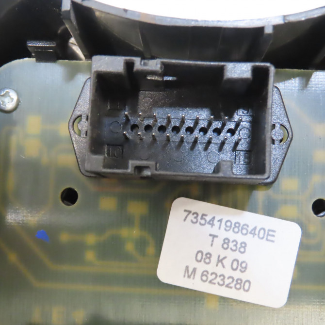 Bouton de warning occasion FIAT DOBLO I Phase 2 01-2006->12-2009 1.3 DT 75ch 735419861 3