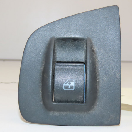 Commande lève-glace porte avant droite occasion FIAT DOBLO I Phase 2 01-2006->12-2009 1.3 DT 75ch 735417034