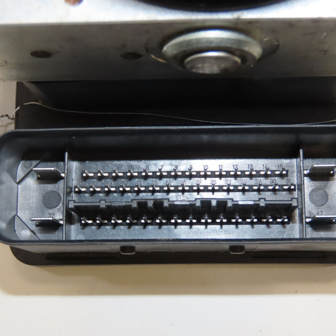 Unité hydraulique ABS occasion FORD CMAX I Phase 2 03-2007->09-2010 1.6 TDCI 90ch 1692806 4