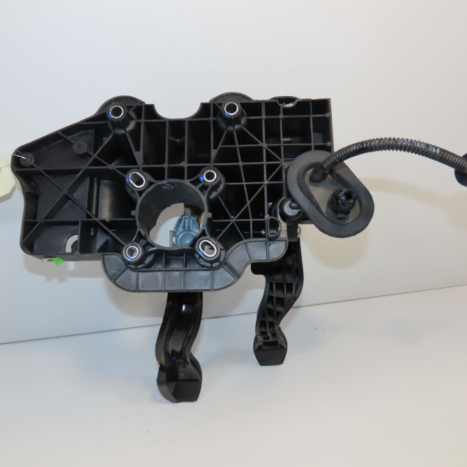 Pedalier complet occasion OPEL CORSA IV Phase 2 01-2011->03-2015 1.2 TWINPORT 85ch 55703354 2