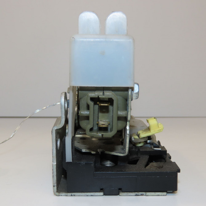 Serrure porte avg occasion RENAULT CLIO CAMPUS II Phase 2 07-2009->12-2012 1.2i 60ch 7700434604 3