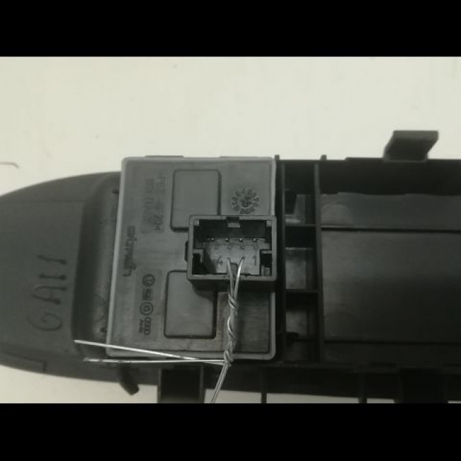 Commande lève-glace porte avant gauche occasion SEAT CORDOBA II Phase 1 10-2002->05-2009 6Q09598589B9 3