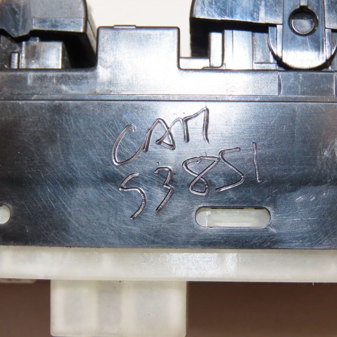 Commande lève-glace porte avant gauche occasion RENAULT KOLEOS I Phase 1 06-2008->12-2011 2.0 DCI 150ch 4